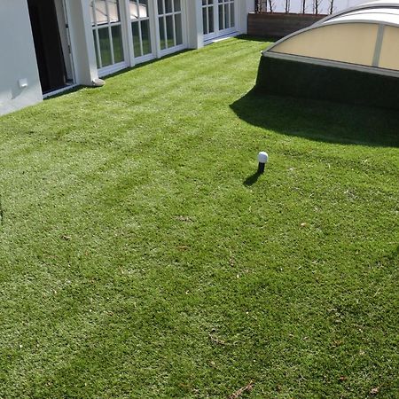 Modern Wuppertal Retreat: Cinema Experience with Private Parking Apartment Exterior photo